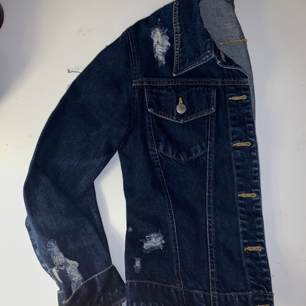 Destroyed jean jacket - Picture 3 of 5